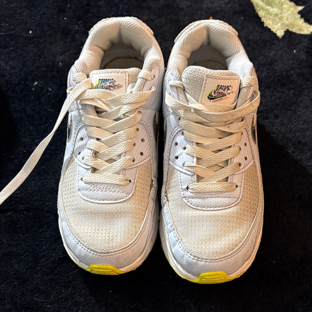 Nike Airmax Youth layered swoosh
